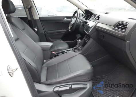 2019 Volkswagen Tiguan 2.0T Se/2.0T Sel/2.0T Sel R-Line/2.0T Sel R-Line Black z USA, uszkodzony, nr VIN 3VV2B7AX4KM105097